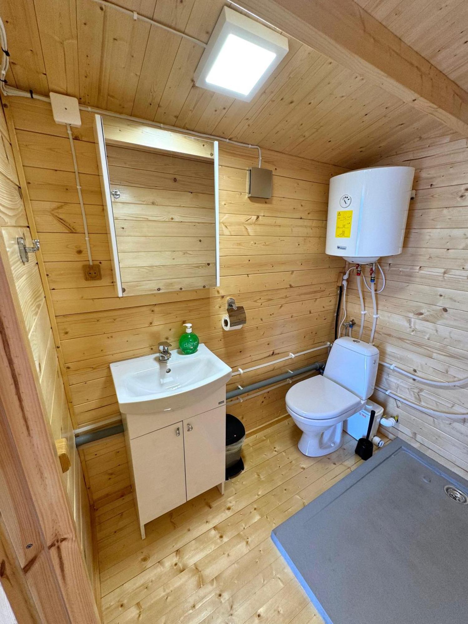 度假居 Floating Camp House